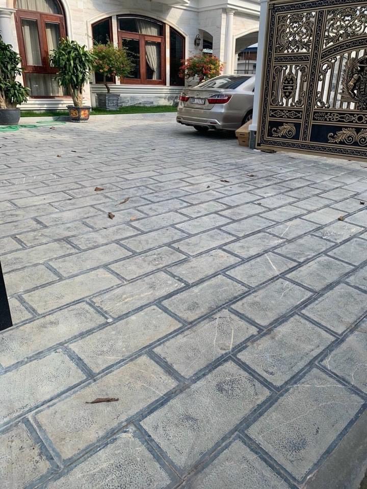 đá đen thanh hóa lát sân biệt thự
