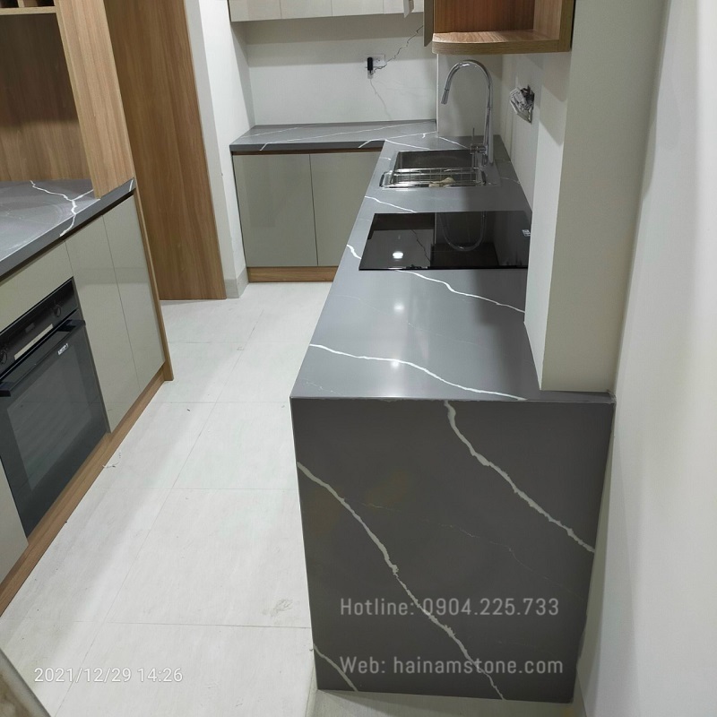 MẶT BÀN ĐÁ GRANITE ĐEN ĐIỂM NHẤN TINH TẾ CHO NHÀ BẾP 2024