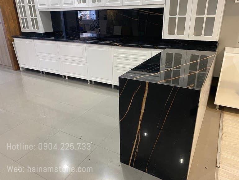 MẶT BÀN ĐÁ GRANITE ĐEN ĐIỂM NHẤN TINH TẾ CHO NHÀ BẾP 2024