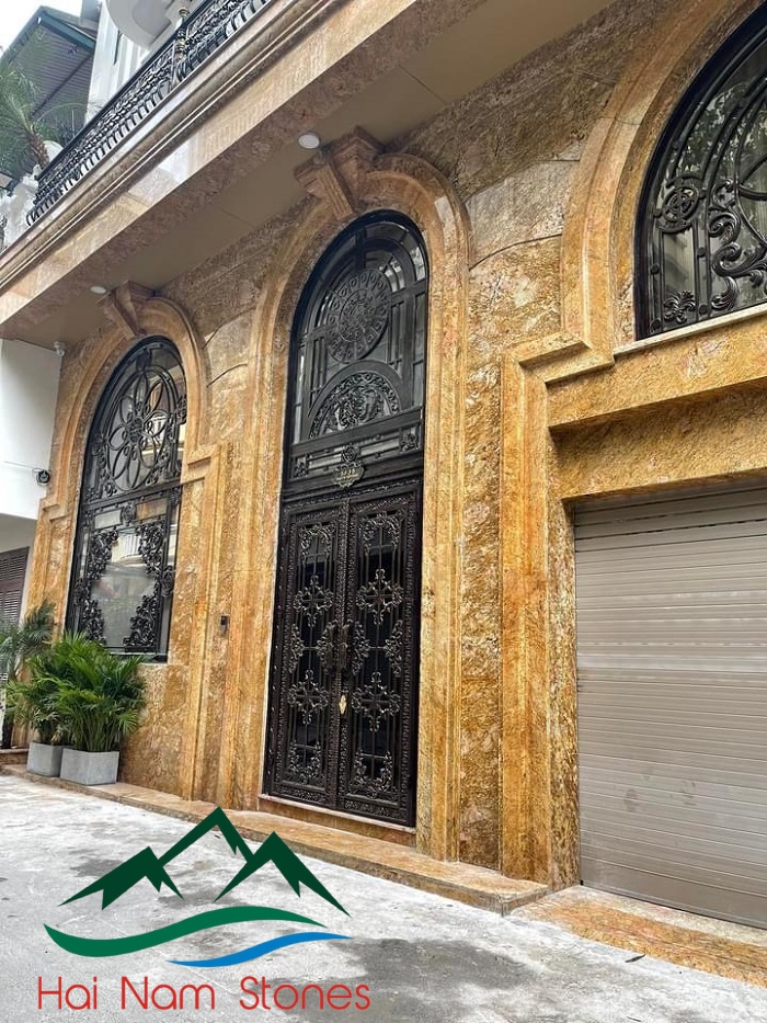 ĐÁ GRANITE VÀNG ALASKA ỐP MẶT TIỀN ĐẸP