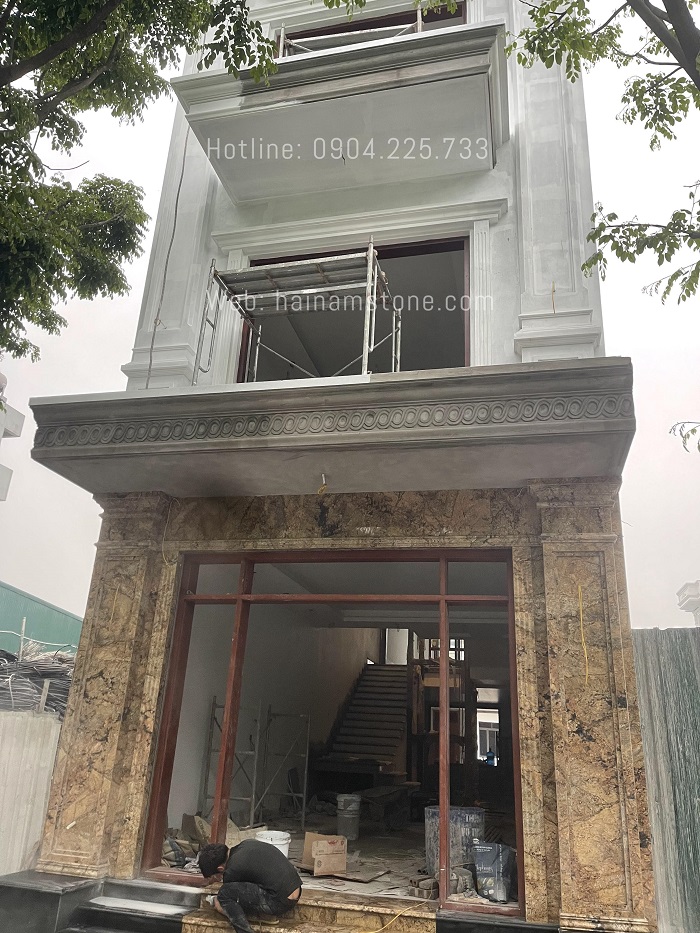 ĐÁ GRANITE VÀNG ALASKA ỐP MẶT TIỀN ĐẸP