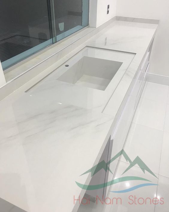 MẶT BÀN BẾP LIỀN KHỐI VỚI CHẬU RỬA XU HƯỚNG MỚI CHO NHÀ BẾP