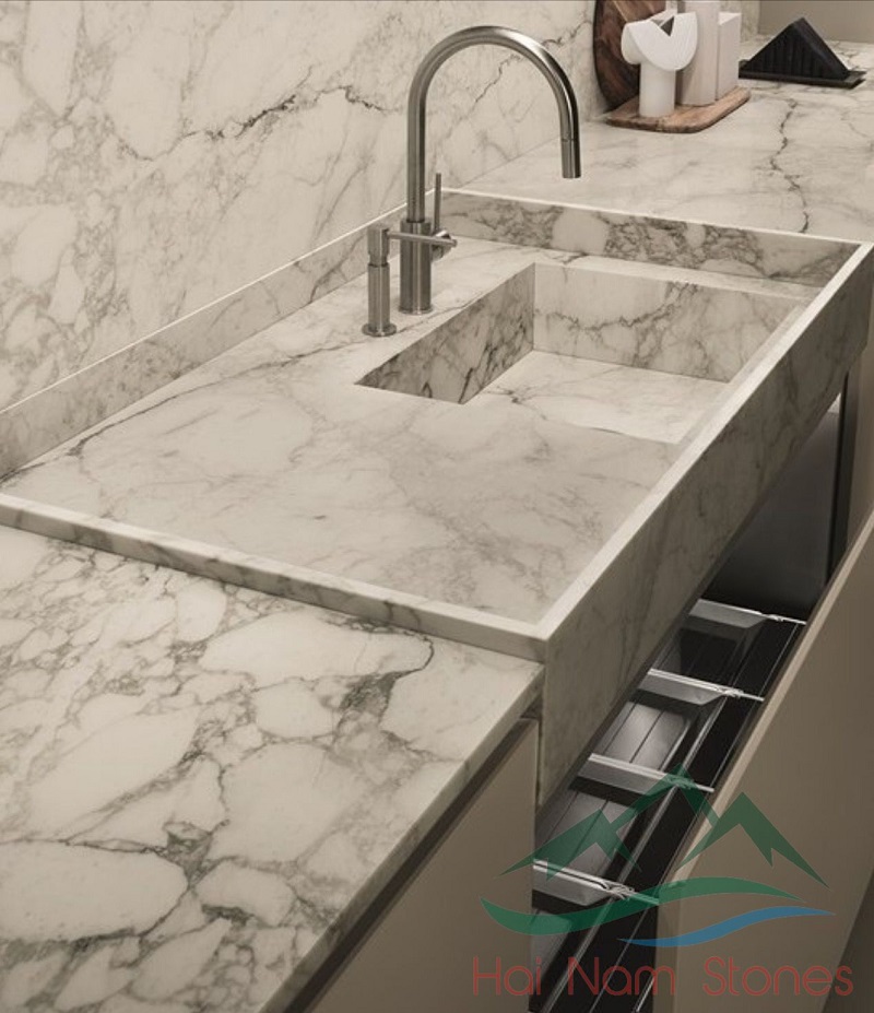 MẶT BÀN BẾP LIỀN KHỐI VỚI CHẬU RỬA XU HƯỚNG MỚI CHO NHÀ BẾP