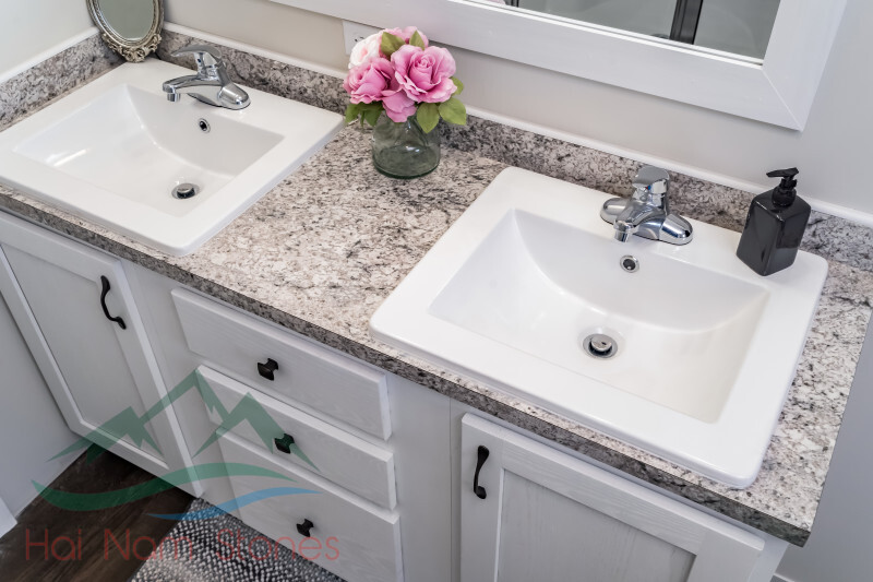 MẶT BÀN ĐÁ TỰ NHIÊN NÀO TỐT NHẤT CHO NHÀ TẮM CỦA BẠN? 